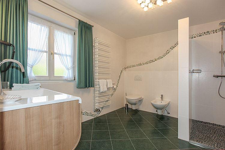 Ferienwohnung Enzian Badezimmer